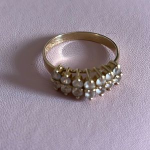 Pretty gold vintage ring